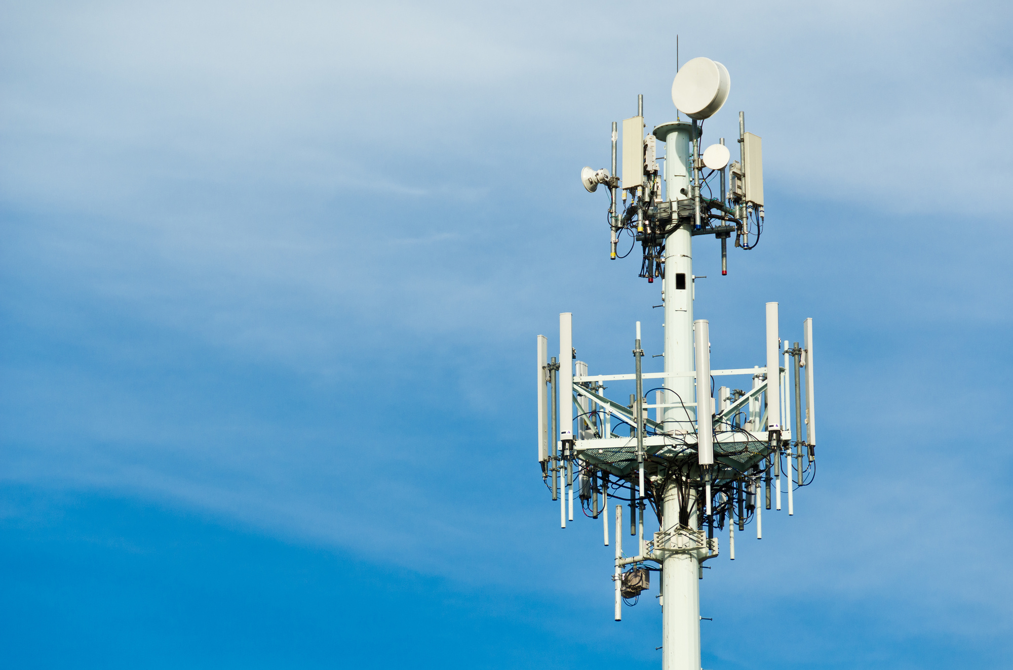 Advantages of Having a Cell Phone Tower | Tower Leases